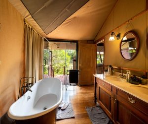Sand River Luxury Tent bathroom